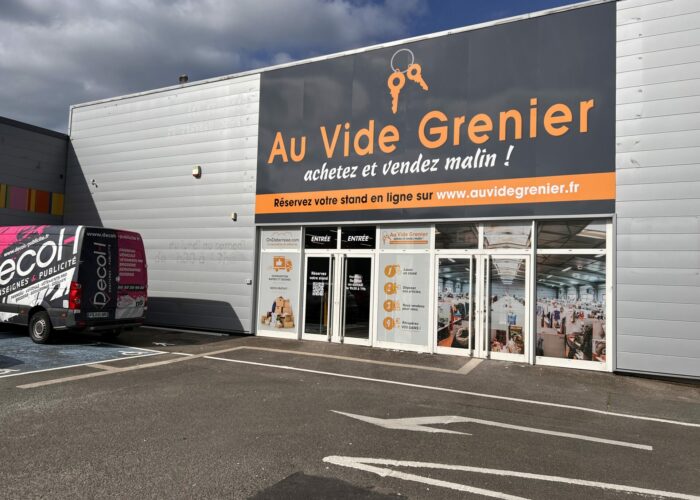 Enseigne AU VIDE GRENIER