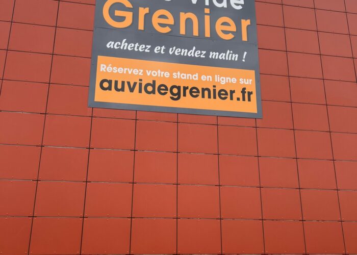 Enseigne AU VIDE GRENIER